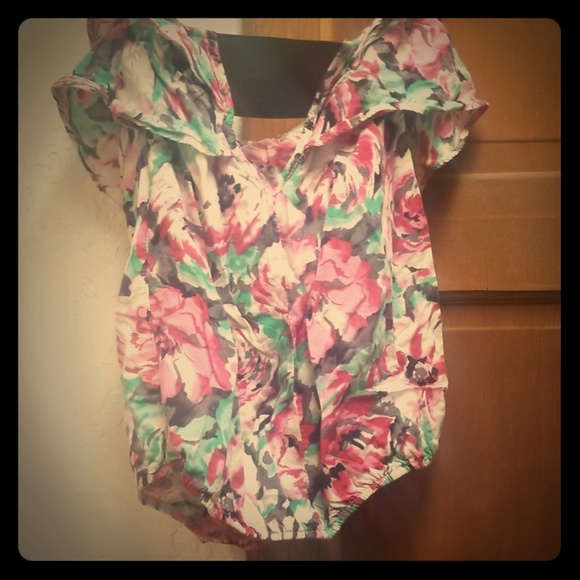 Kirra Crop Top - Picture 1 of 2